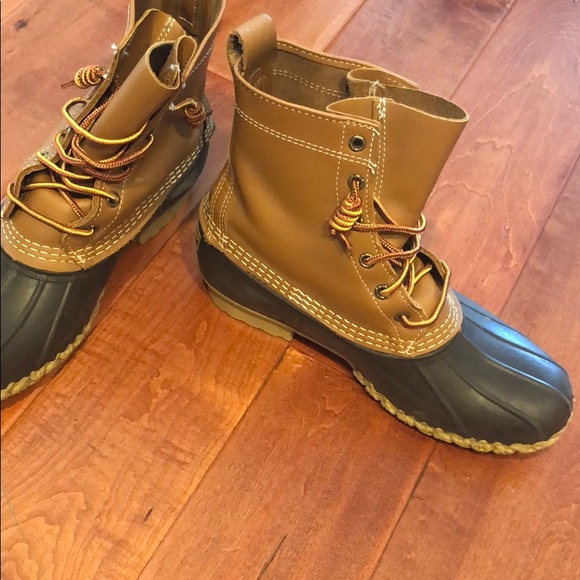 L.L. Bean 8” Thinsulate Duck Boots - Picture 4 of 7